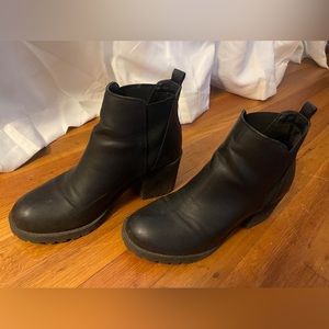 Women's Dirty Laundry boots size 9
